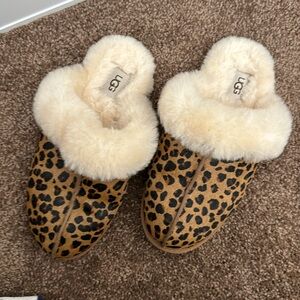 Ugg leopard print slippers. Like new. Size 8